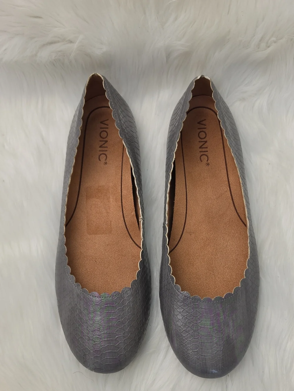 VIONIC Julieta Gray Silver Snakeskin Embossed Scalloped Comfort Ballet Flats 10